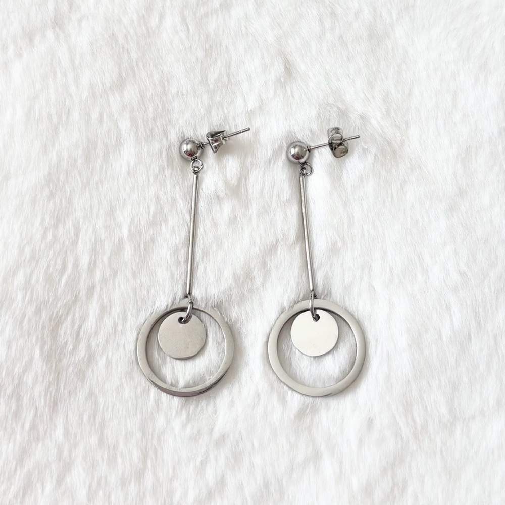 5/$15 🩷 MUST BUNDLE Marlyn Schiff Silver Dangle Earrings